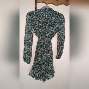 Zara xs green button up dress with tie